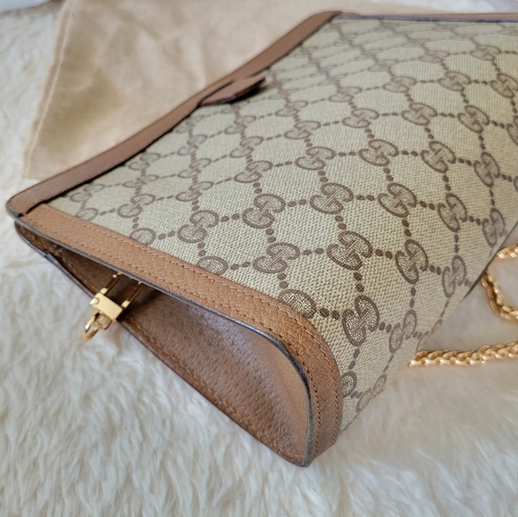 Very Cute ❤Authentic GUCCI Clutch Crossbody/Shoulder - Picture 7 of 16